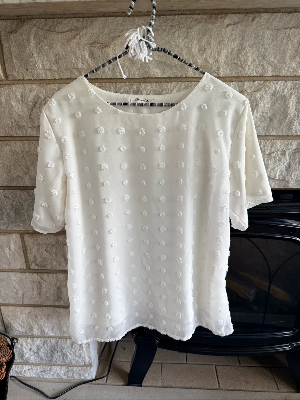 Blooming Jelly White Textured Blouse Short Sleeve Medium